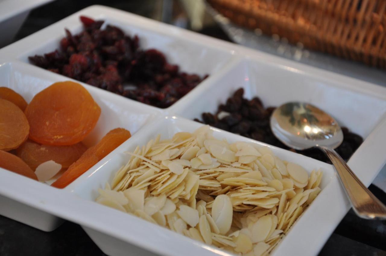 Piramida Park Hotel & Wellness Тичи Екстериор снимка