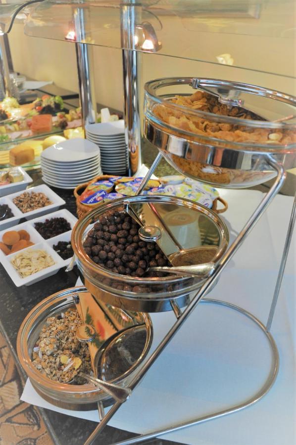 Piramida Park Hotel & Wellness Тичи Екстериор снимка