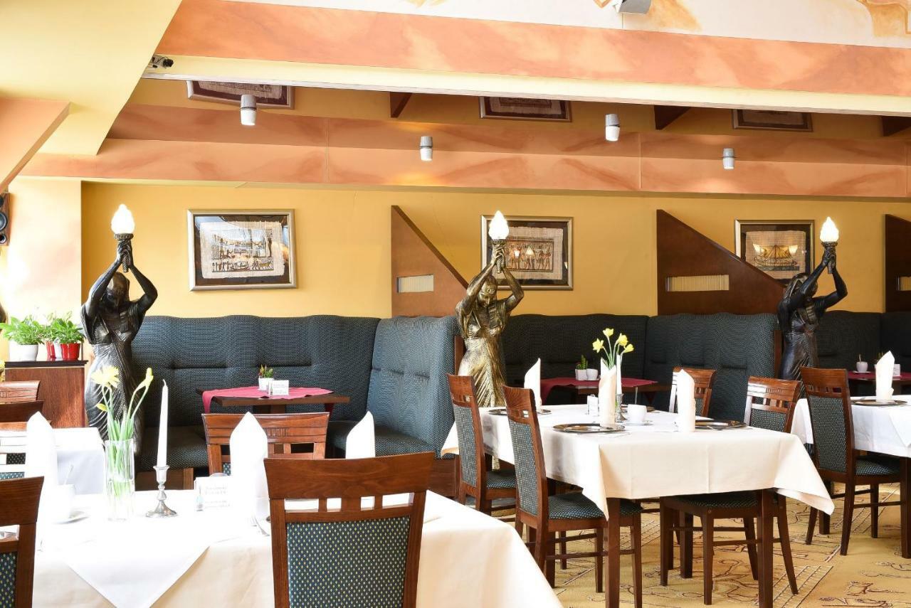 Piramida Park Hotel & Wellness Тичи Екстериор снимка