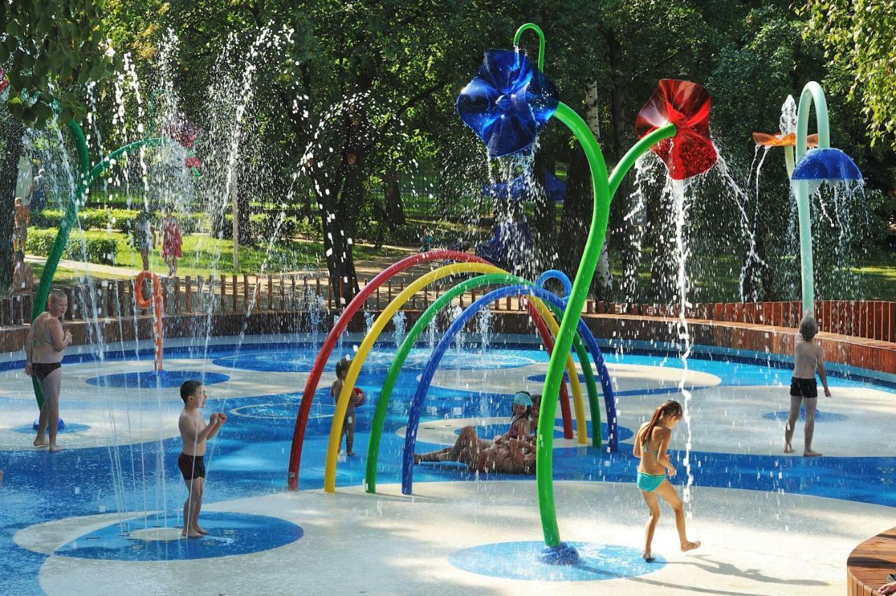 Piramida Park Hotel & Wellness Тичи Екстериор снимка