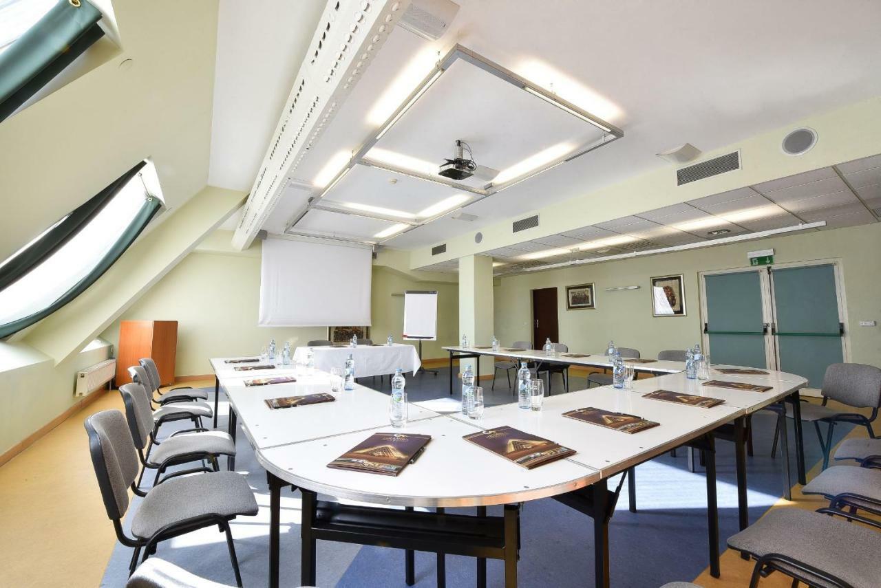 Piramida Park Hotel & Wellness Тичи Екстериор снимка