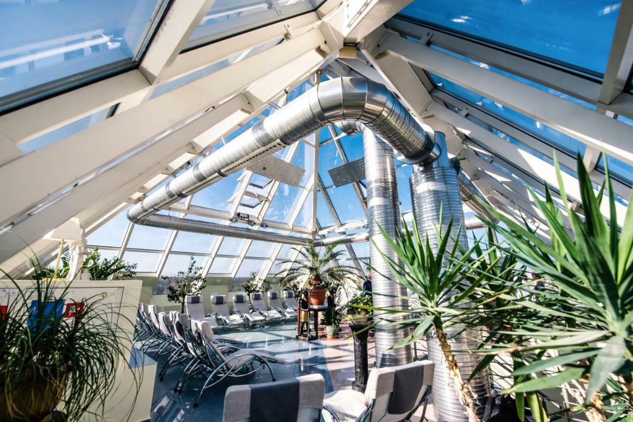 Piramida Park Hotel & Wellness Тичи Екстериор снимка