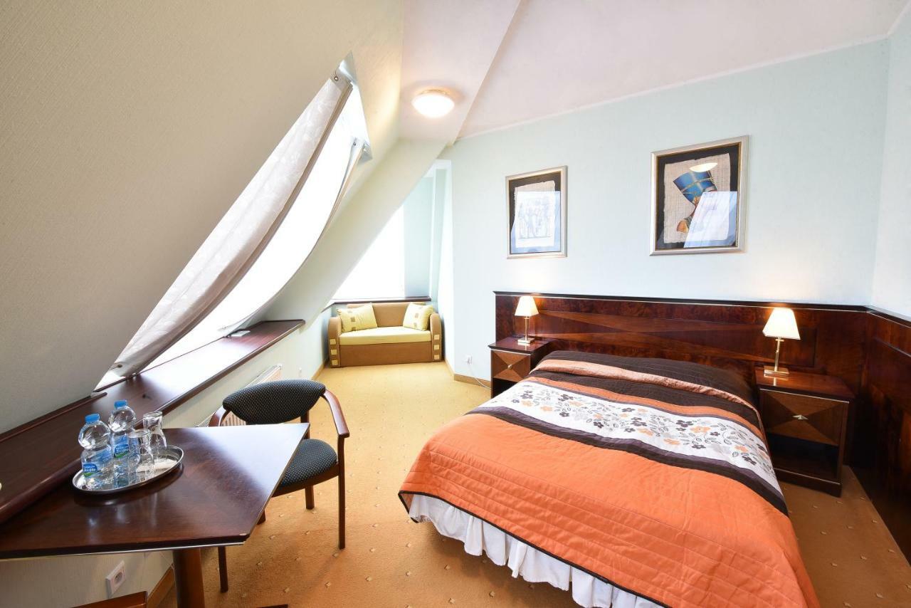 Piramida Park Hotel & Wellness Тичи Екстериор снимка
