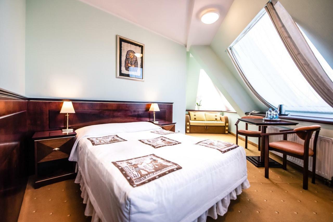 Piramida Park Hotel & Wellness Тичи Екстериор снимка